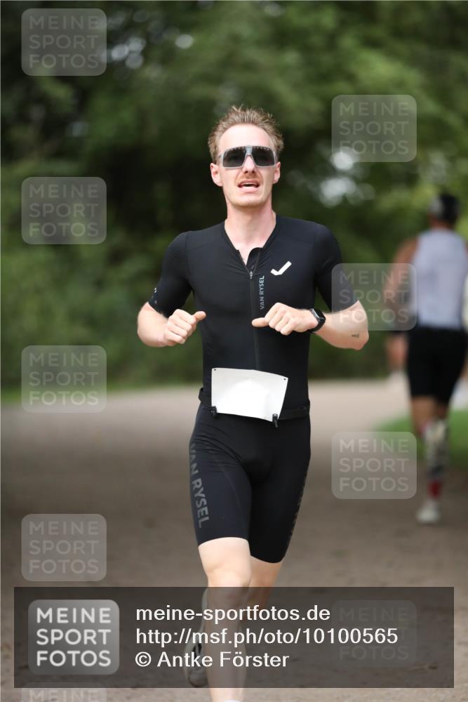 30.08.2026 - Elbe Triathlon Hamburg Antke Förster http://msf.ph/oto/10100565 30.08.2026 11:07:02 Laufen  meine-sportfotos.de