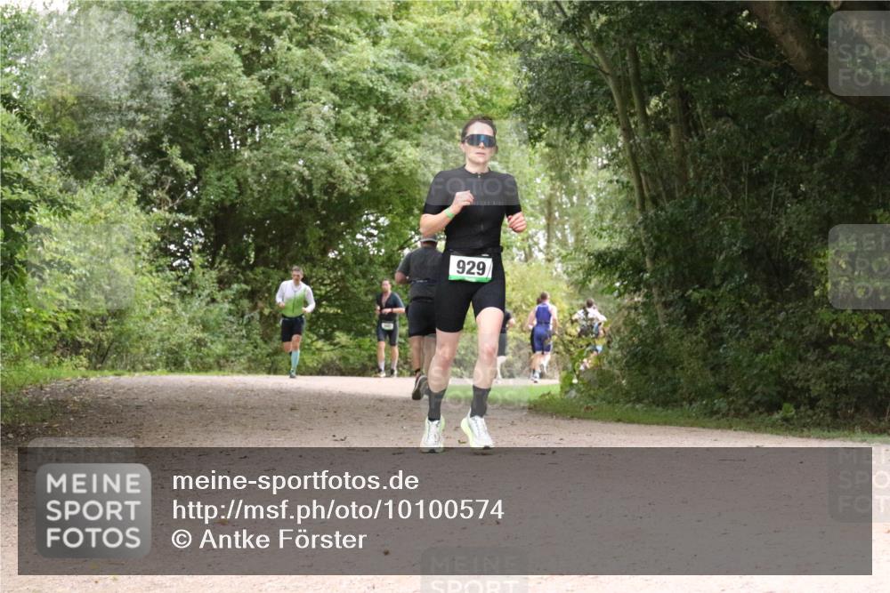 30.08.2026 - Elbe Triathlon Hamburg Antke Förster http://msf.ph/oto/10100574 30.08.2026 11:10:30 Laufen 929 meine-sportfotos.de