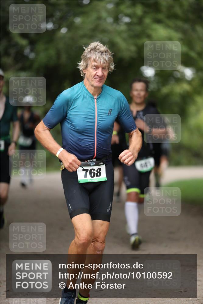 30.08.2026 - Elbe Triathlon Hamburg Antke Förster http://msf.ph/oto/10100592 30.08.2026 11:07:23 Laufen 768, 64 meine-sportfotos.de