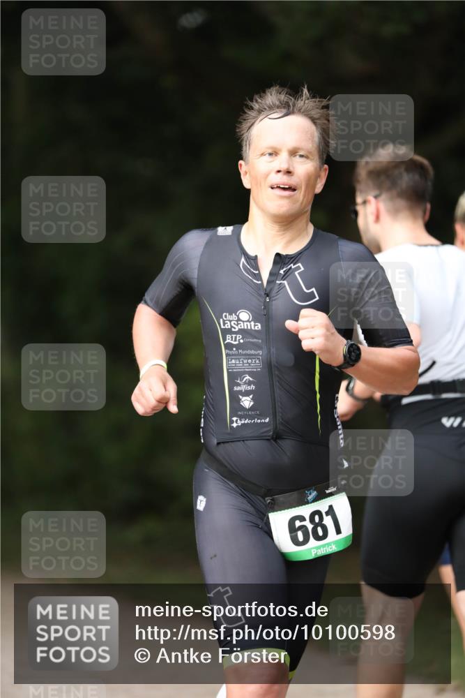 30.08.2026 - Elbe Triathlon Hamburg Antke Förster http://msf.ph/oto/10100598 30.08.2026 11:07:26 Laufen 681 meine-sportfotos.de