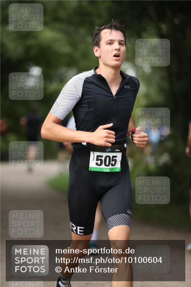 30.08.2026 - Elbe Triathlon Hamburg Antke Förster http://msf.ph/oto/10100604 30.08.2026 11:07:28 Laufen 505 meine-sportfotos.de