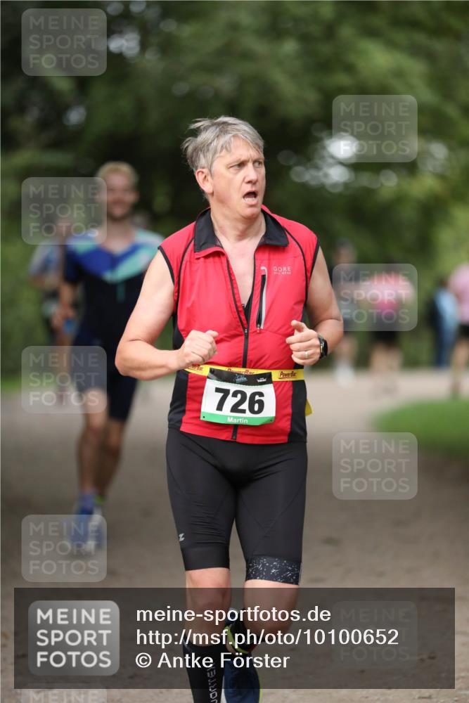 30.08.2026 - Elbe Triathlon Hamburg Antke Förster http://msf.ph/oto/10100652 30.08.2026 11:07:59 Laufen 726 meine-sportfotos.de