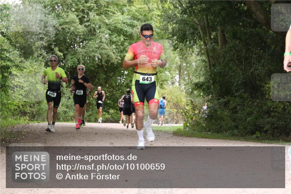 30.08.2026 - Elbe Triathlon Hamburg Antke Förster http://msf.ph/oto/10100659 30.08.2026 11:11:19 Laufen 699, 800, 643 meine-sportfotos.de