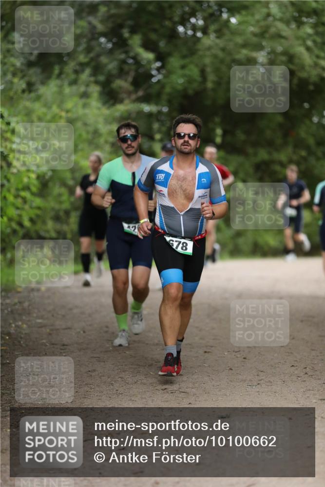 30.08.2026 - Elbe Triathlon Hamburg Antke Förster http://msf.ph/oto/10100662 30.08.2026 11:08:04 Laufen 678 meine-sportfotos.de