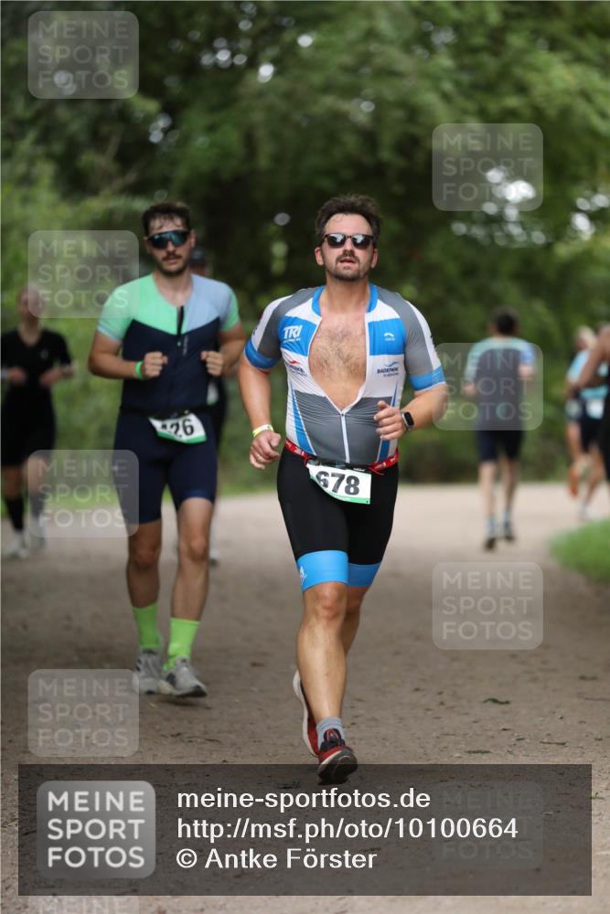 30.08.2026 - Elbe Triathlon Hamburg Antke Förster http://msf.ph/oto/10100664 30.08.2026 11:08:05 Laufen 26, 678 meine-sportfotos.de