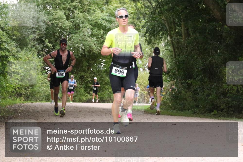 30.08.2026 - Elbe Triathlon Hamburg Antke Förster http://msf.ph/oto/10100667 30.08.2026 11:11:22 Laufen 598, 699 meine-sportfotos.de