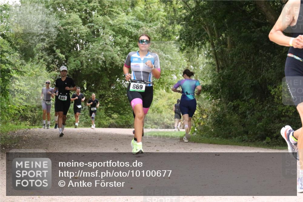 30.08.2026 - Elbe Triathlon Hamburg Antke Förster http://msf.ph/oto/10100677 30.08.2026 11:11:30 Laufen 871, 845, 869 meine-sportfotos.de