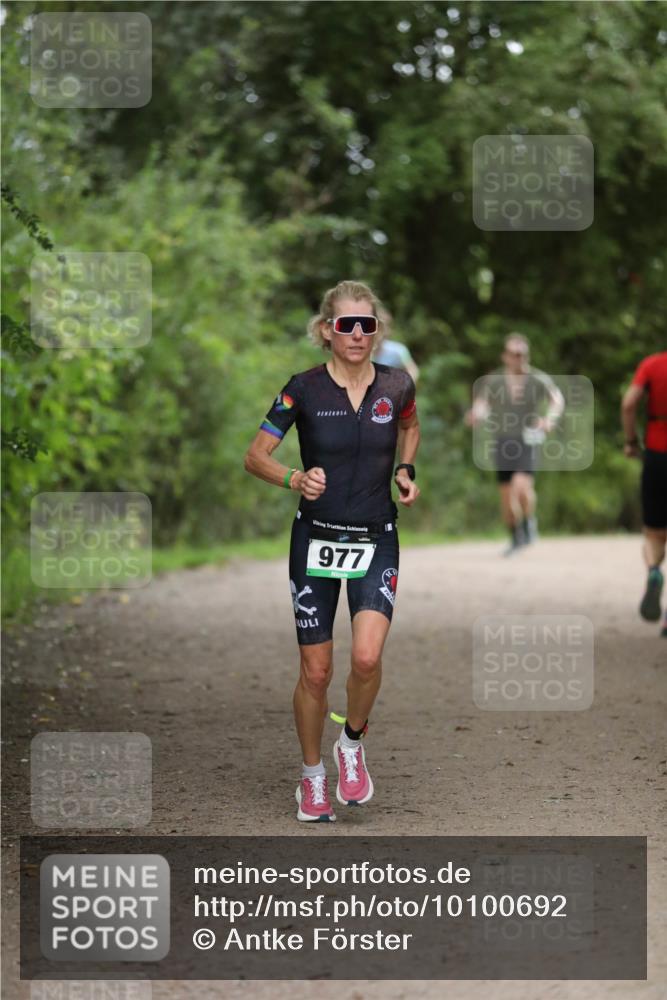 30.08.2026 - Elbe Triathlon Hamburg Antke Förster http://msf.ph/oto/10100692 30.08.2026 11:08:17 Laufen 977 meine-sportfotos.de