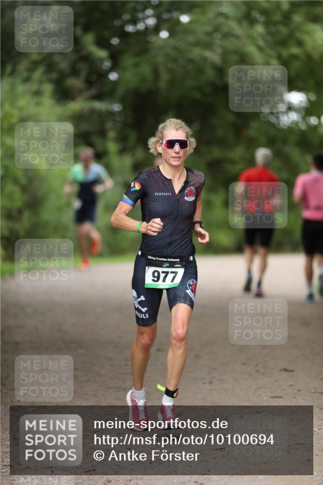 30.08.2026 - Elbe Triathlon Hamburg Antke Förster http://msf.ph/oto/10100694 30.08.2026 11:08:17 Laufen 977 meine-sportfotos.de