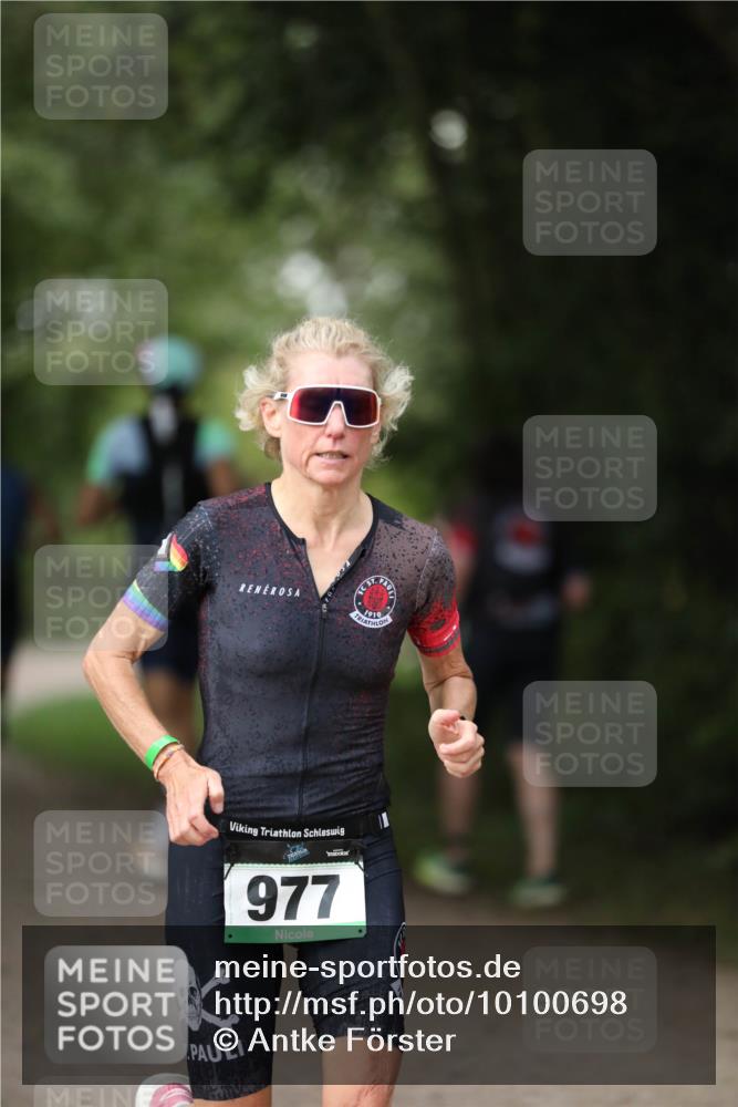 30.08.2026 - Elbe Triathlon Hamburg Antke Förster http://msf.ph/oto/10100698 30.08.2026 11:08:19 Laufen 977 meine-sportfotos.de