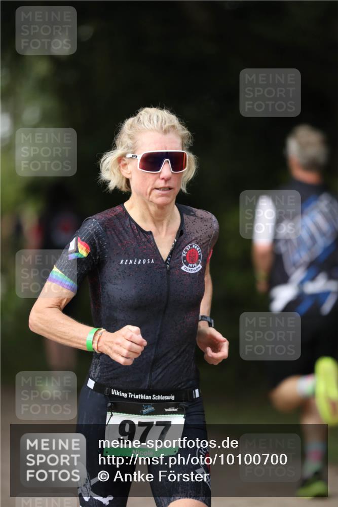 30.08.2026 - Elbe Triathlon Hamburg Antke Förster http://msf.ph/oto/10100700 30.08.2026 11:08:19 Laufen 977, 1910, 200 meine-sportfotos.de