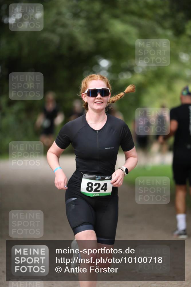 30.08.2026 - Elbe Triathlon Hamburg Antke Förster http://msf.ph/oto/10100718 30.08.2026 11:08:38 Laufen 824 meine-sportfotos.de