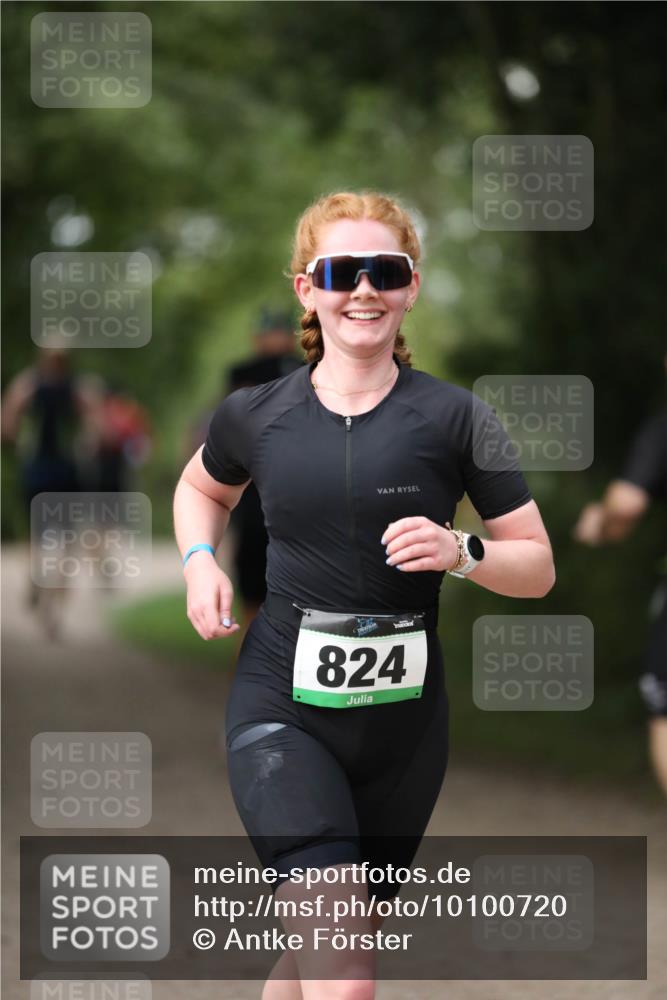 30.08.2026 - Elbe Triathlon Hamburg Antke Förster http://msf.ph/oto/10100720 30.08.2026 11:08:39 Laufen 824 meine-sportfotos.de
