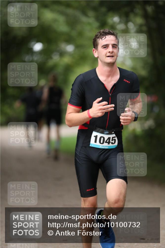 30.08.2026 - Elbe Triathlon Hamburg Antke Förster http://msf.ph/oto/10100732 30.08.2026 11:08:44 Laufen 1045, 3, 3 meine-sportfotos.de