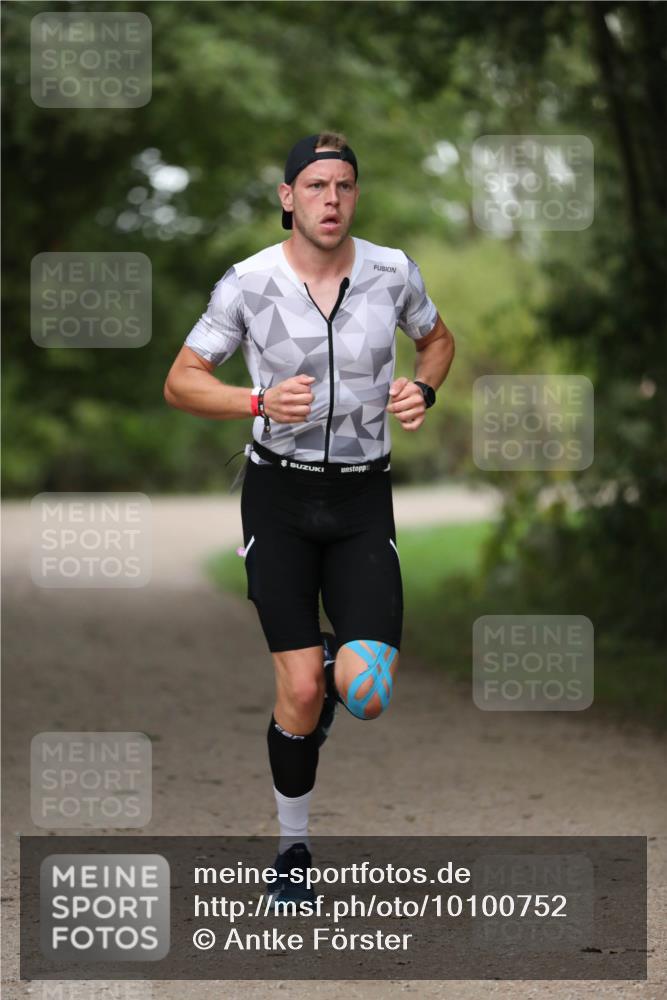 30.08.2026 - Elbe Triathlon Hamburg Antke Förster http://msf.ph/oto/10100752 30.08.2026 11:08:54 Laufen  meine-sportfotos.de