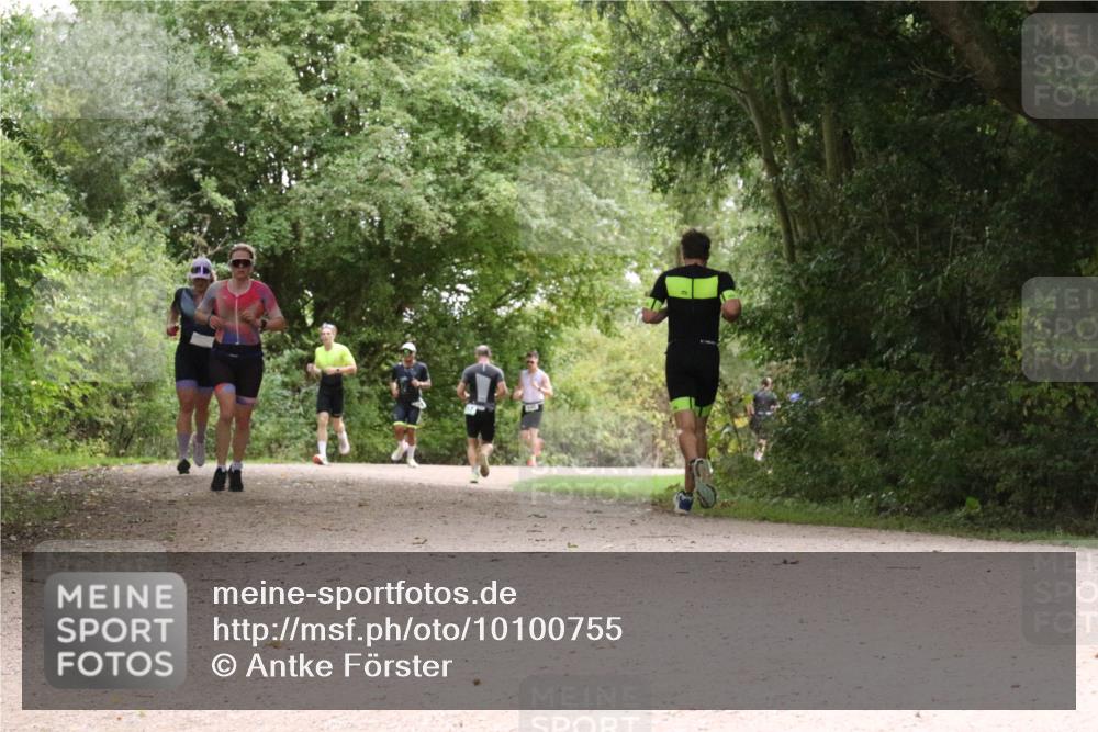 30.08.2026 - Elbe Triathlon Hamburg Antke Förster http://msf.ph/oto/10100755 30.08.2026 11:12:18 Laufen  meine-sportfotos.de