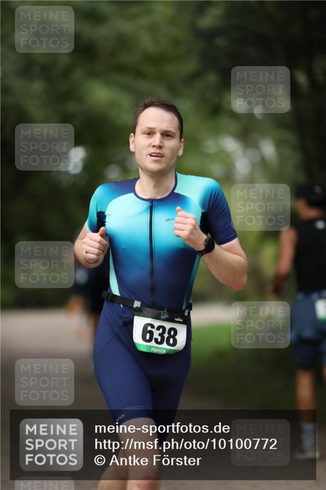 30.08.2026 - Elbe Triathlon Hamburg Antke Förster http://msf.ph/oto/10100772 30.08.2026 11:09:22 Laufen 638 meine-sportfotos.de