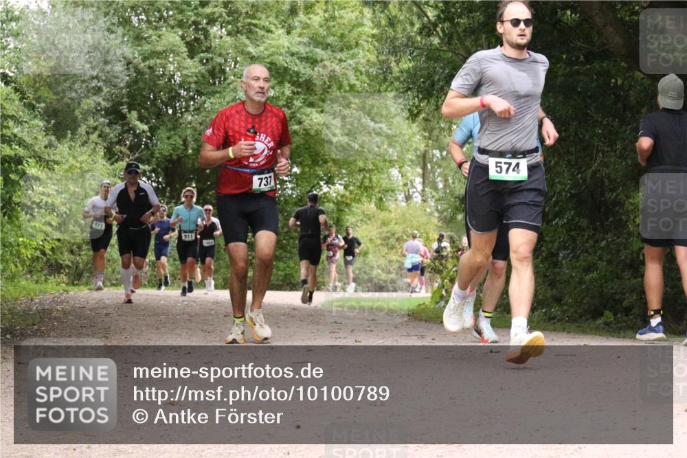 30.08.2026 - Elbe Triathlon Hamburg Antke Förster http://msf.ph/oto/10100789 30.08.2026 11:12:41 Laufen 873, 911, 1058, 737, 574 meine-sportfotos.de