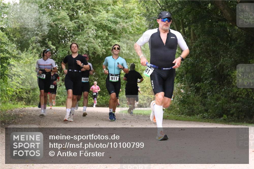 30.08.2026 - Elbe Triathlon Hamburg Antke Förster http://msf.ph/oto/10100799 30.08.2026 11:12:46 Laufen 873, 816, 1058, 911, 41, 3 meine-sportfotos.de