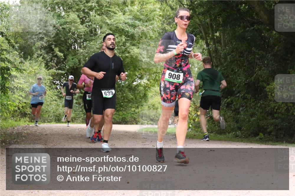 30.08.2026 - Elbe Triathlon Hamburg Antke Förster http://msf.ph/oto/10100827 30.08.2026 11:12:56 Laufen 861, 1099, 88, 639, 908 meine-sportfotos.de