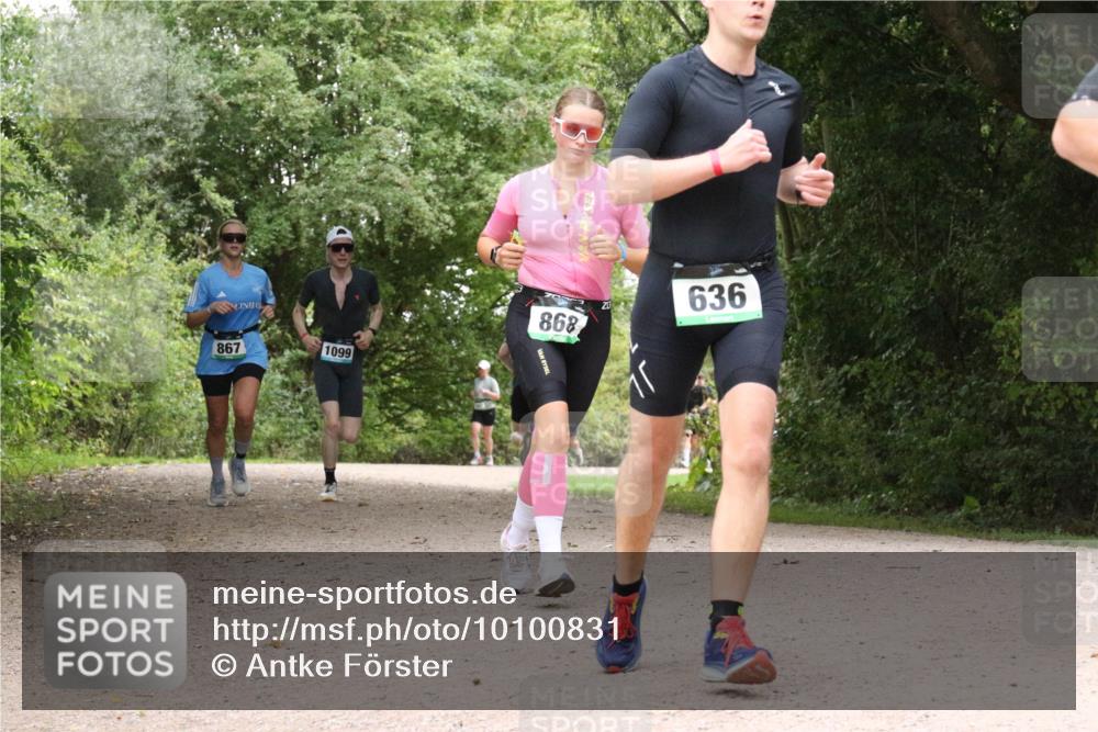 30.08.2026 - Elbe Triathlon Hamburg Antke Förster http://msf.ph/oto/10100831 30.08.2026 11:12:59 Laufen 867, 1099, 636, 868 meine-sportfotos.de