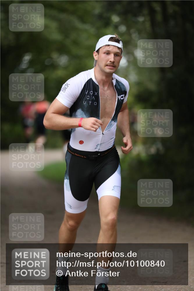 30.08.2026 - Elbe Triathlon Hamburg Antke Förster http://msf.ph/oto/10100840 30.08.2026 11:10:06 Laufen  meine-sportfotos.de