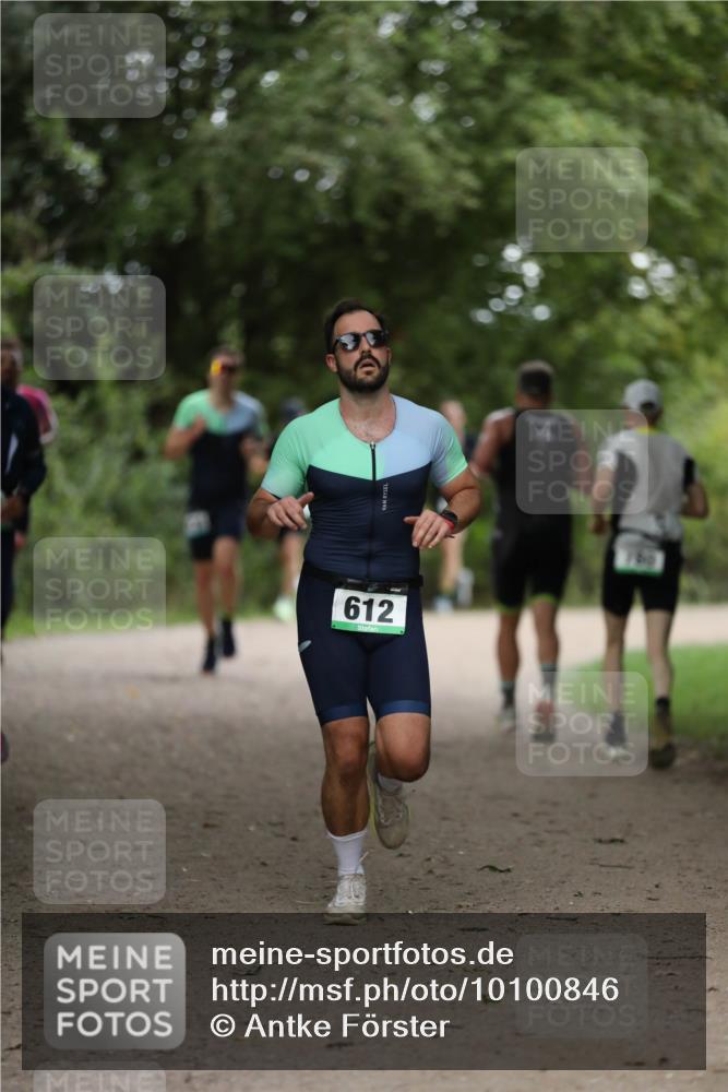30.08.2026 - Elbe Triathlon Hamburg Antke Förster http://msf.ph/oto/10100846 30.08.2026 11:10:12 Laufen 612, 22 meine-sportfotos.de