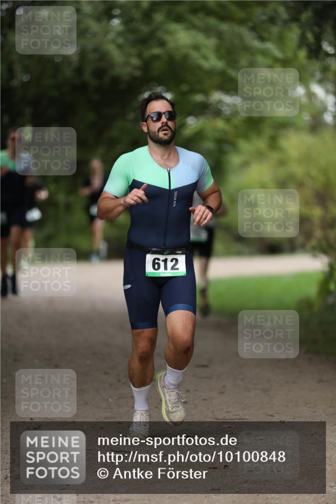 30.08.2026 - Elbe Triathlon Hamburg Antke Förster http://msf.ph/oto/10100848 30.08.2026 11:10:13 Laufen 612 meine-sportfotos.de