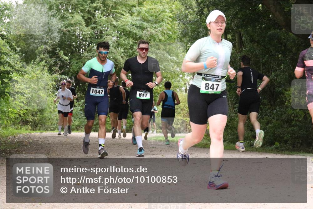 30.08.2026 - Elbe Triathlon Hamburg Antke Förster http://msf.ph/oto/10100853 30.08.2026 11:13:13 Laufen 1047, 617, 847 meine-sportfotos.de