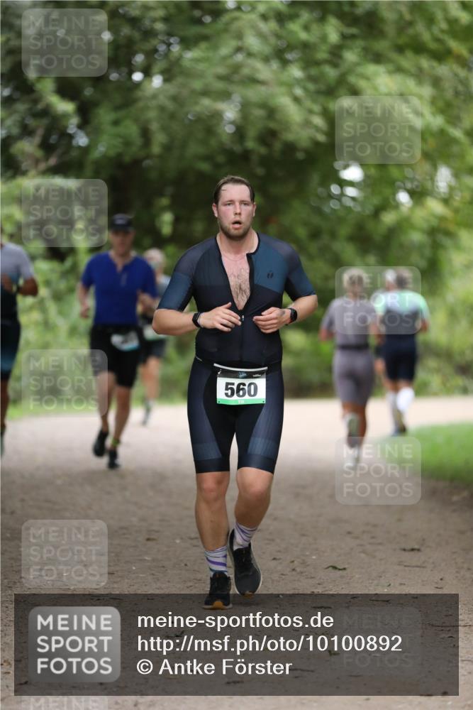 30.08.2026 - Elbe Triathlon Hamburg Antke Förster http://msf.ph/oto/10100892 30.08.2026 11:10:43 Laufen 560 meine-sportfotos.de