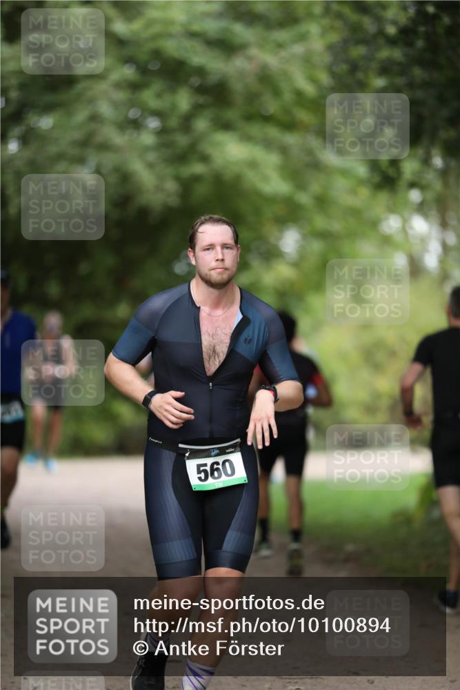 30.08.2026 - Elbe Triathlon Hamburg Antke Förster http://msf.ph/oto/10100894 30.08.2026 11:10:44 Laufen 560 meine-sportfotos.de