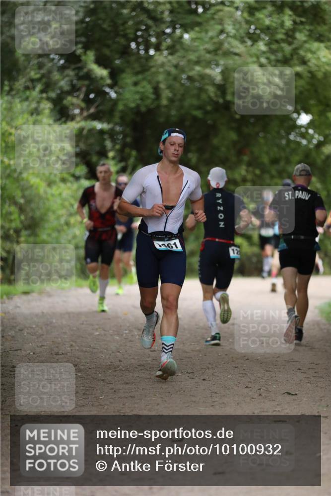 30.08.2026 - Elbe Triathlon Hamburg Antke Förster http://msf.ph/oto/10100932 30.08.2026 11:11:03 Laufen 1961 meine-sportfotos.de