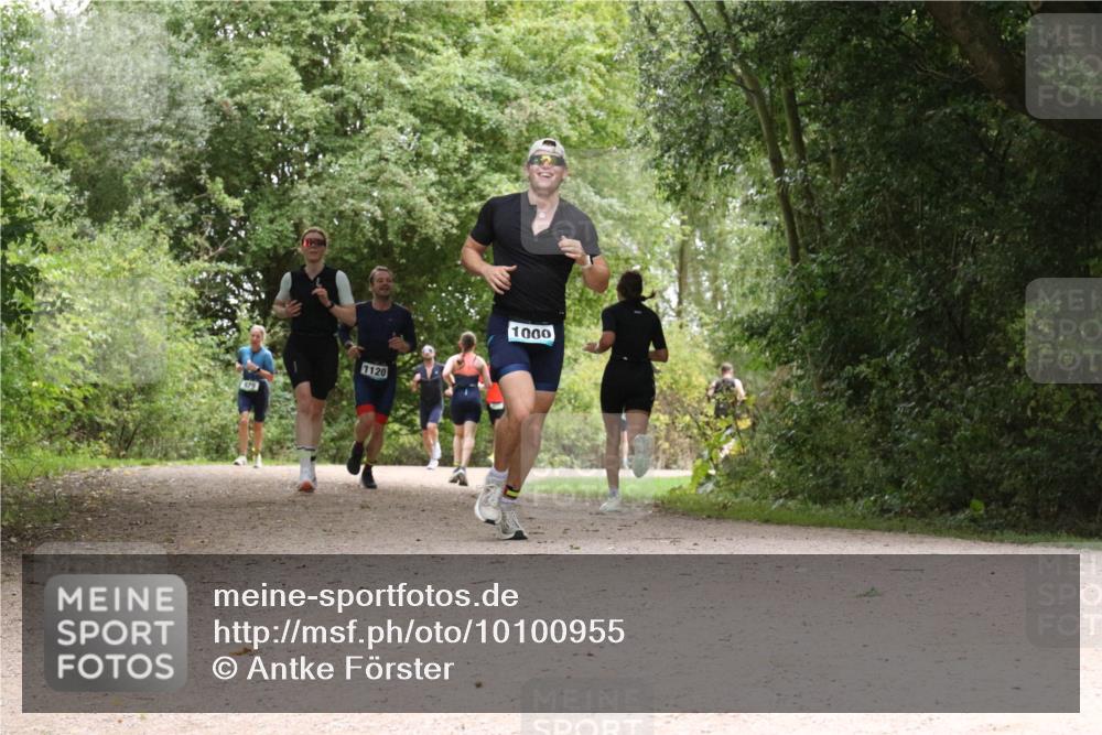 30.08.2026 - Elbe Triathlon Hamburg Antke Förster http://msf.ph/oto/10100955 30.08.2026 11:14:16 Laufen 379, 1120, 1000 meine-sportfotos.de