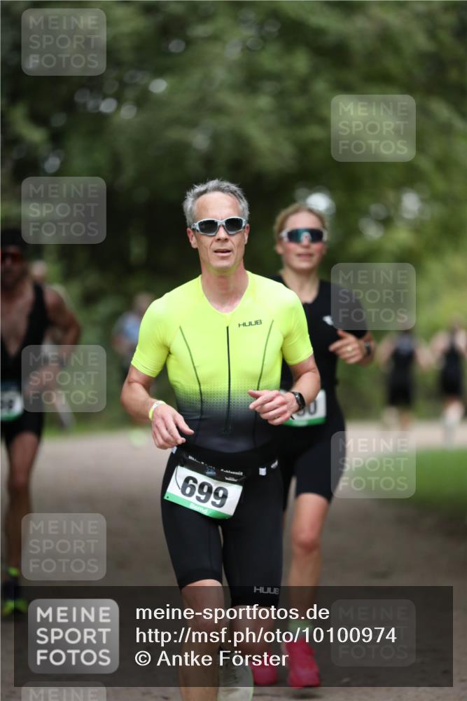 30.08.2026 - Elbe Triathlon Hamburg Antke Förster http://msf.ph/oto/10100974 30.08.2026 11:11:22 Laufen 699 meine-sportfotos.de