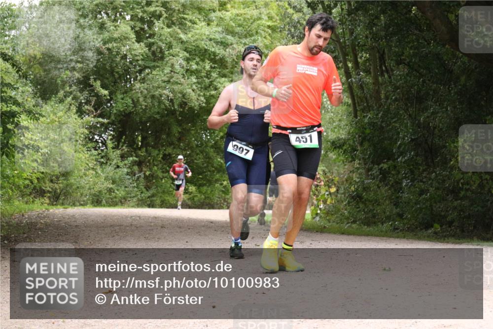 30.08.2026 - Elbe Triathlon Hamburg Antke Förster http://msf.ph/oto/10100983 30.08.2026 11:14:30 Laufen 997, 451 meine-sportfotos.de