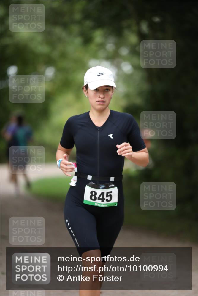 30.08.2026 - Elbe Triathlon Hamburg Antke Förster http://msf.ph/oto/10100994 30.08.2026 11:11:34 Laufen 845 meine-sportfotos.de
