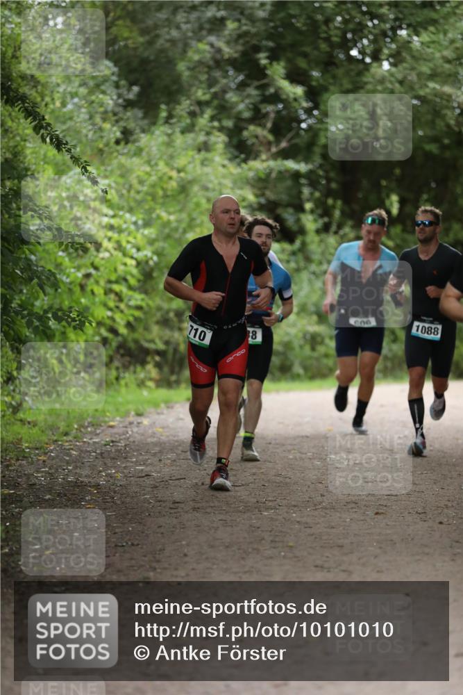 30.08.2026 - Elbe Triathlon Hamburg Antke Förster http://msf.ph/oto/10101010 30.08.2026 11:11:49 Laufen 710, 38, 1088 meine-sportfotos.de