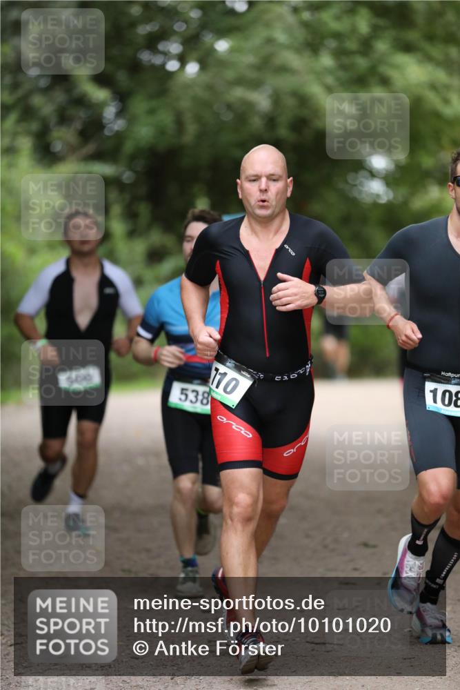 30.08.2026 - Elbe Triathlon Hamburg Antke Förster http://msf.ph/oto/10101020 30.08.2026 11:11:53 Laufen 900, 110, 538, 108 meine-sportfotos.de