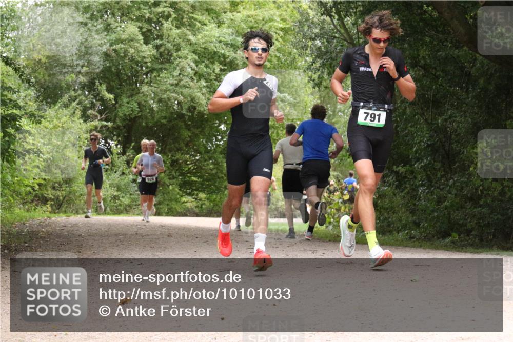 30.08.2026 - Elbe Triathlon Hamburg Antke Förster http://msf.ph/oto/10101033 30.08.2026 11:15:05 Laufen 926, 791 meine-sportfotos.de