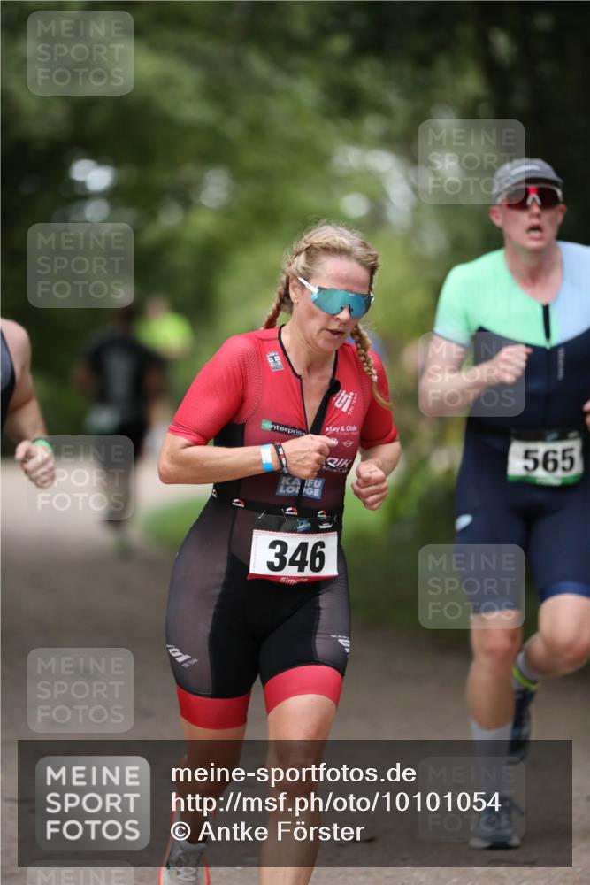 30.08.2026 - Elbe Triathlon Hamburg Antke Förster http://msf.ph/oto/10101054 30.08.2026 11:12:14 Laufen 565, 346 meine-sportfotos.de
