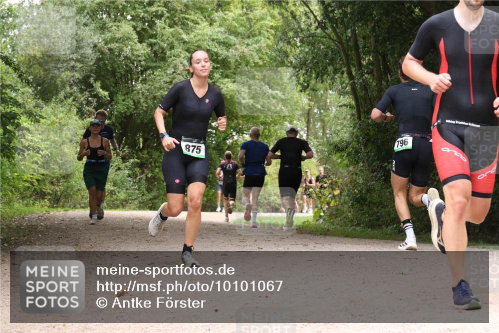 30.08.2026 - Elbe Triathlon Hamburg Antke Förster http://msf.ph/oto/10101067 30.08.2026 11:15:22 Laufen 875, 90, 796 meine-sportfotos.de
