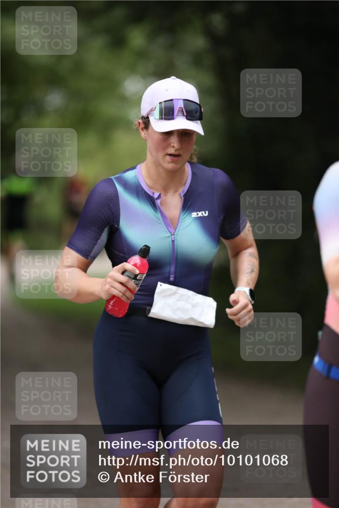 30.08.2026 - Elbe Triathlon Hamburg Antke Förster http://msf.ph/oto/10101068 30.08.2026 11:12:24 Laufen 2 meine-sportfotos.de