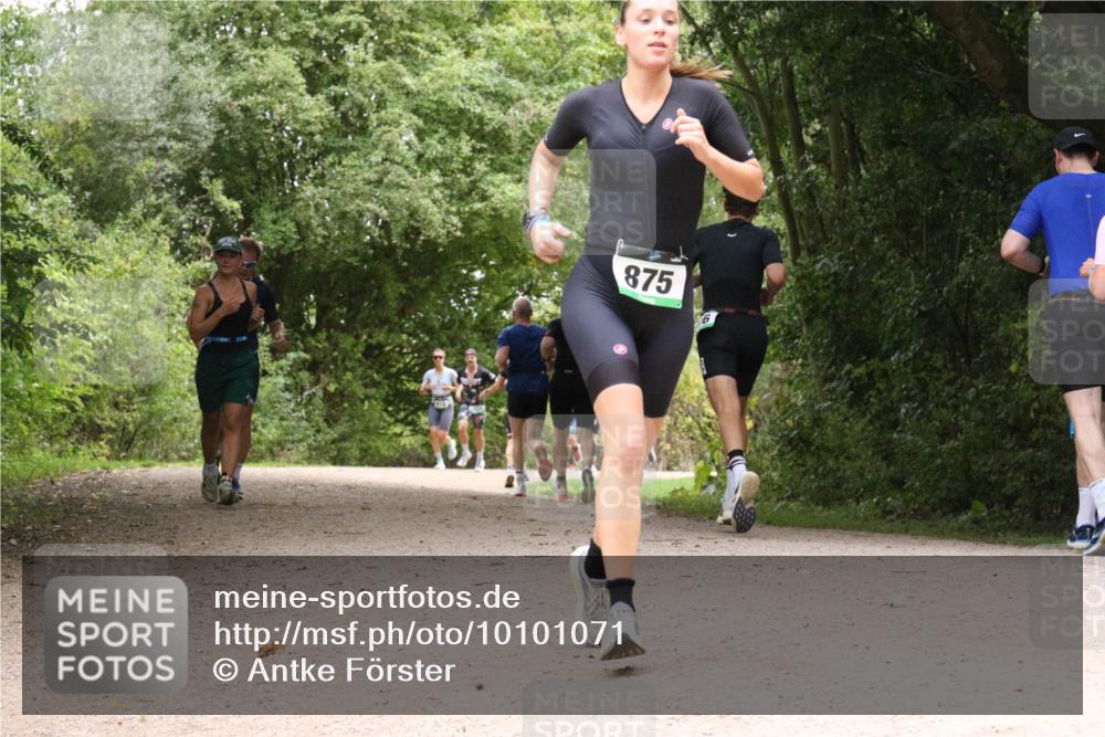 30.08.2026 - Elbe Triathlon Hamburg Antke Förster http://msf.ph/oto/10101071 30.08.2026 11:15:23 Laufen 875 meine-sportfotos.de