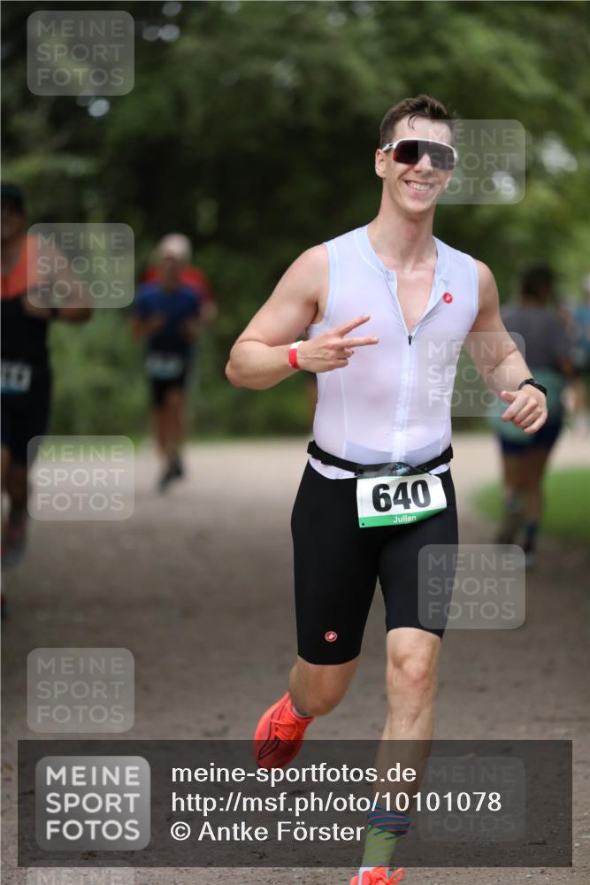 30.08.2026 - Elbe Triathlon Hamburg Antke Förster http://msf.ph/oto/10101078 30.08.2026 11:12:30 Laufen 640, 21 meine-sportfotos.de