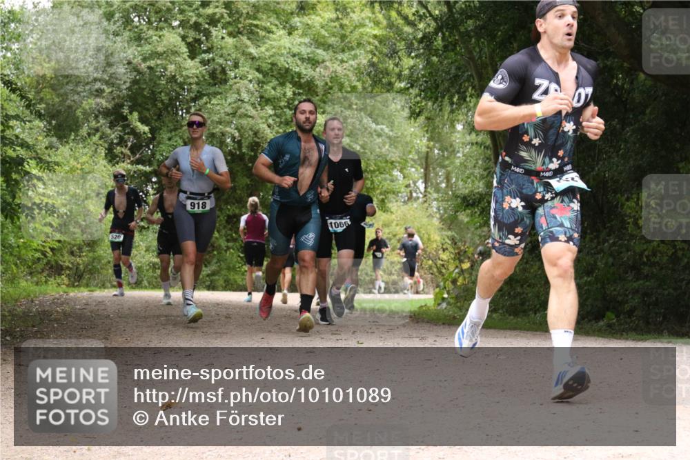 30.08.2026 - Elbe Triathlon Hamburg Antke Förster http://msf.ph/oto/10101089 30.08.2026 11:15:33 Laufen 520, 918, 1066 meine-sportfotos.de