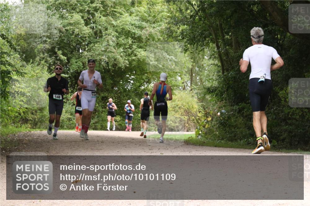30.08.2026 - Elbe Triathlon Hamburg Antke Förster http://msf.ph/oto/10101109 30.08.2026 11:15:45 Laufen 548, 984, 10 meine-sportfotos.de
