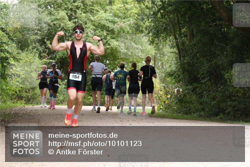 30.08.2026 - Elbe Triathlon Hamburg Antke Förster http://msf.ph/oto/10101123 30.08.2026 11:15:52 Laufen 984, 21, 45 meine-sportfotos.de