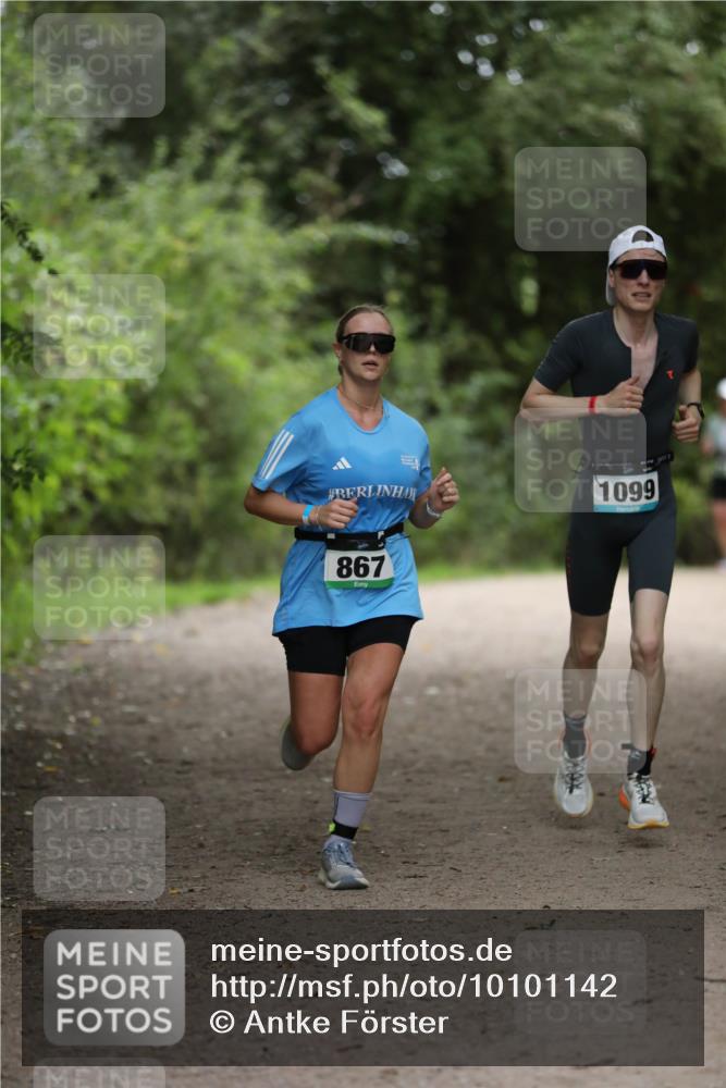 30.08.2026 - Elbe Triathlon Hamburg Antke Förster http://msf.ph/oto/10101142 30.08.2026 11:13:00 Laufen 867, 1099 meine-sportfotos.de
