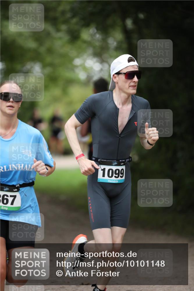 30.08.2026 - Elbe Triathlon Hamburg Antke Förster http://msf.ph/oto/10101148 30.08.2026 11:13:01 Laufen 67, 1099 meine-sportfotos.de