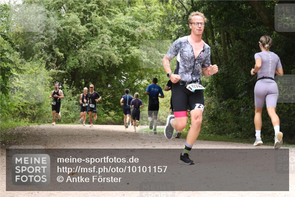 30.08.2026 - Elbe Triathlon Hamburg Antke Förster http://msf.ph/oto/10101157 30.08.2026 11:16:27 Laufen 048, 1076 meine-sportfotos.de